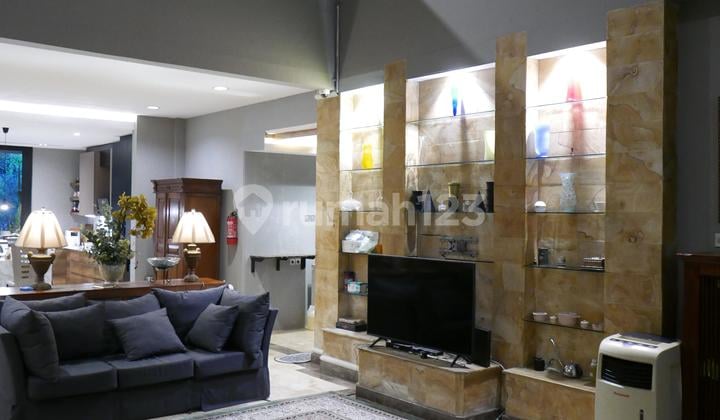 Rumah Tropical Furnished 4Kt Siap Huni di Cempaka Putih Jkt
