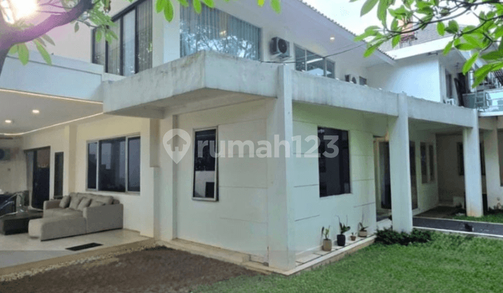 Rumah Hook 9+2Kt Siap Huni Area Strategis di Kebayoran Jkt