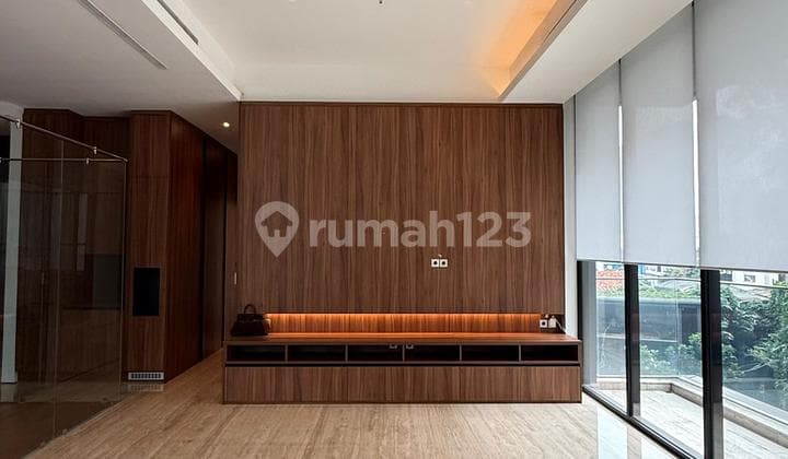 Luxury 4BR Low-Floor Combine Unit at La Vie All Suite Jkt