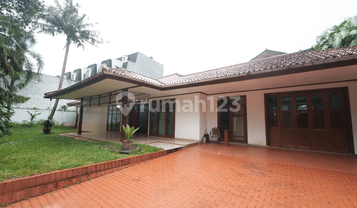 Rumah Klasik Luas 1.300 Meter Siap Huni di Kemang Jakarta Selatan