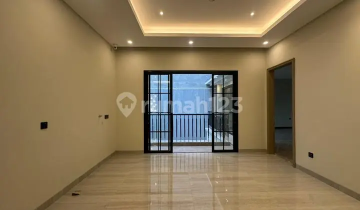 Rumah Classic Mewah Brand New 7+2Kt di Cempaka Putih Jkt