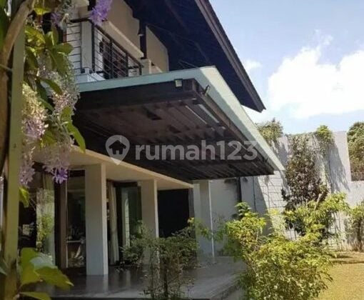 Rumah Villa Bergaya Bali di Dago Pakar Resort Bandung