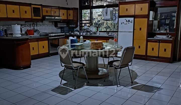 Rumah Sekaligus Ruang Usaha di Mainroad Pajajaran