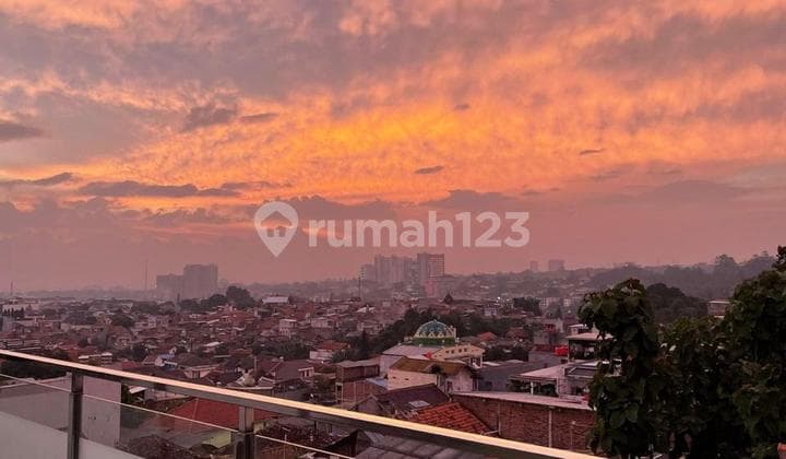 CHEAPEST! 2-Story House with Bandung City View in Dago