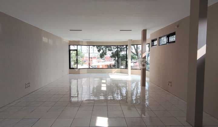 Termurah ! Disewakan Ruko Hook 3 Lantai - Sayap Gatot Subroto, Bandung