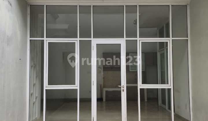 Disewakan: Rumah Alicante Paramount Gading Serpong.
