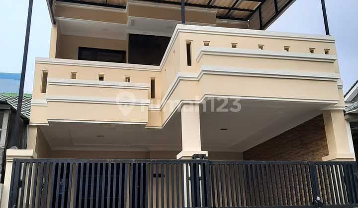 Rumah 2 Lantai Bagus di Cluster Italy Banjar Wijaya, Tangerang
