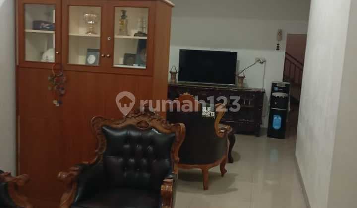 Dijual: Rumah Dua Lantai di Palem Semi, Tangerang