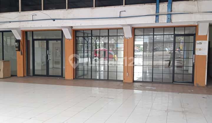ruko disewakan untuk kantor siap pakai parkiran luas di jalan raya ciputat raya