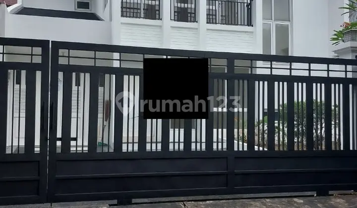 Rumah 2 Lantai Komplek Bulog Jatiwarna Siap Huni