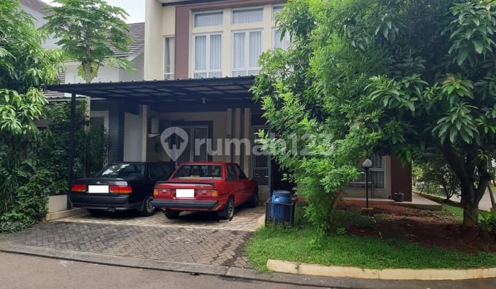 Good 2-Storey House Corner Position in Kota Wisata, Negotiable