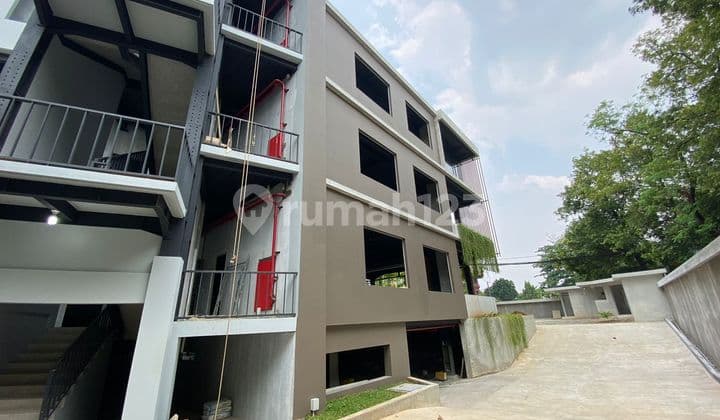 Kantor di Jl. Pejanten Jakarta Selatan. 1600 m Lainnya Baru