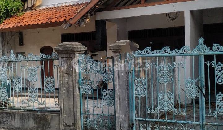 Rumah di Jln. Senopati Ciomas,Kebayoran Baru Jakarta Selatan. SHM Butuh Renovasi