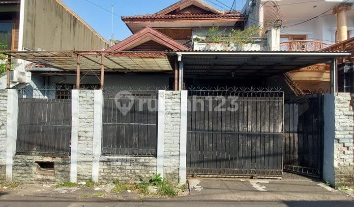 Rumah di Jln. Kebayoran Baru Blok A Jaksel. 2 Lantai SHM Bagus