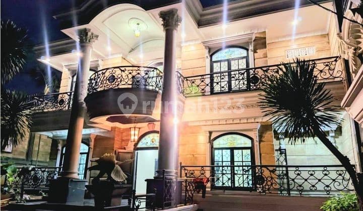 Rumah Mewah Menteng 2 Lantai Shm Bagus