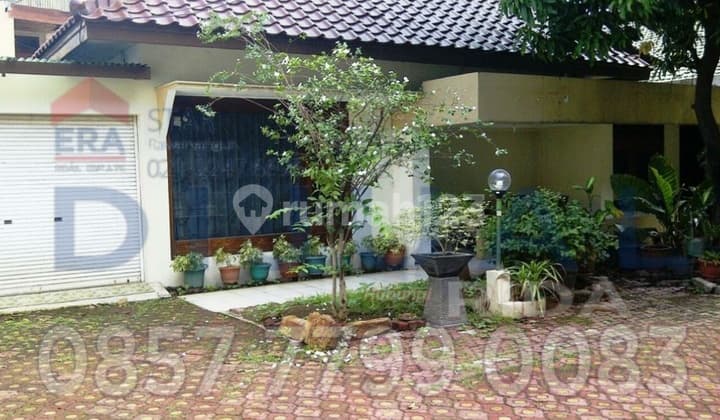 Rumah strategis 2 di lantai Rawamangun