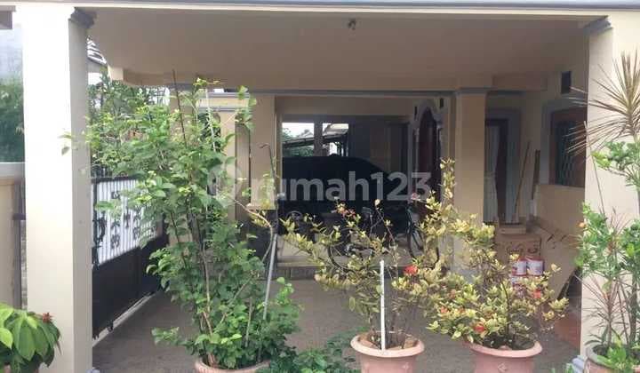 Rumah Asri Hook Di Jatiwaringin Asri