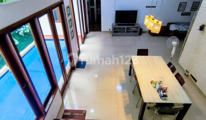 Rumah Mewah + Kolam Renang Siap Huni di Rawamangun