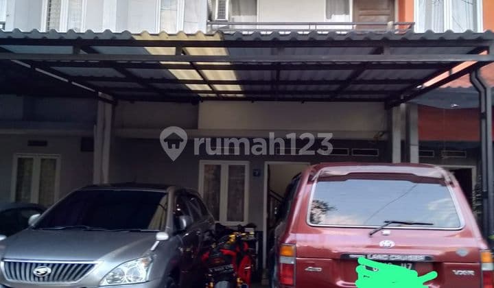 Rumah 2 Lantai Bagus SHM di Ciracas, Jakarta Timur