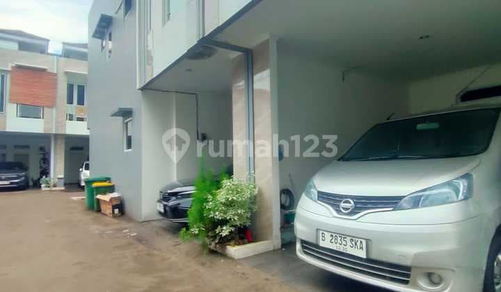 Jual Rumah Model Aparthouse 2 Lantai Lokasi Cilandak Jaksel