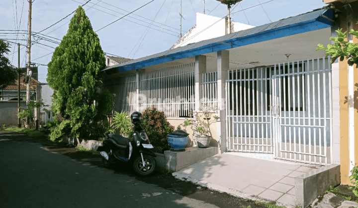 Rumah tengah kota Kediri kondisi terawat harga 1 M an