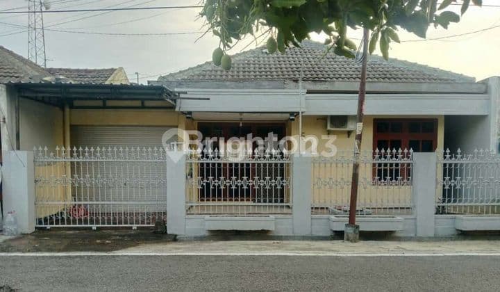 Rumah 3 kamar tidur di Taman Sari Madiun