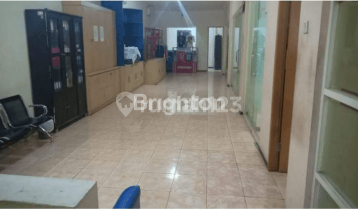 Ruko gandeng dua lantai di Jl. Sukarno Hatta Malang