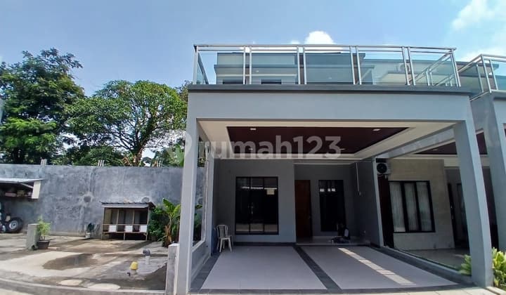 Di Jual Rumah Baru Ada Kolam Renangnya Dalam Cluster Dekat LRT Harjamukti