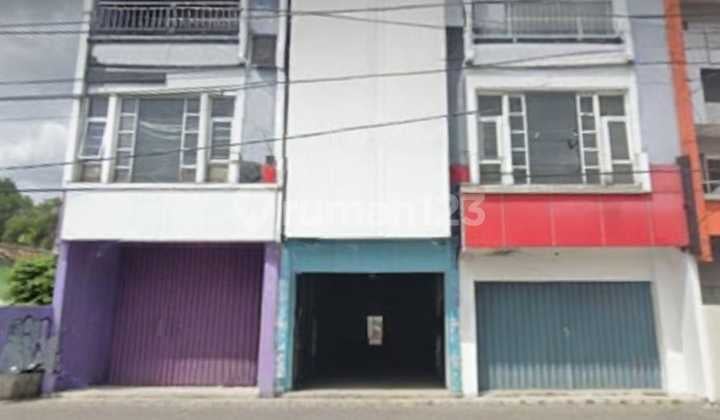 3-Storey Shop House Affordable Price Strategic Location Near UGM Campus