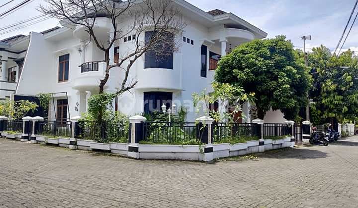 Rumah Cantik dan Mewah 2 Lantai, Lokasi Strategis Selangkah Menuju UGM