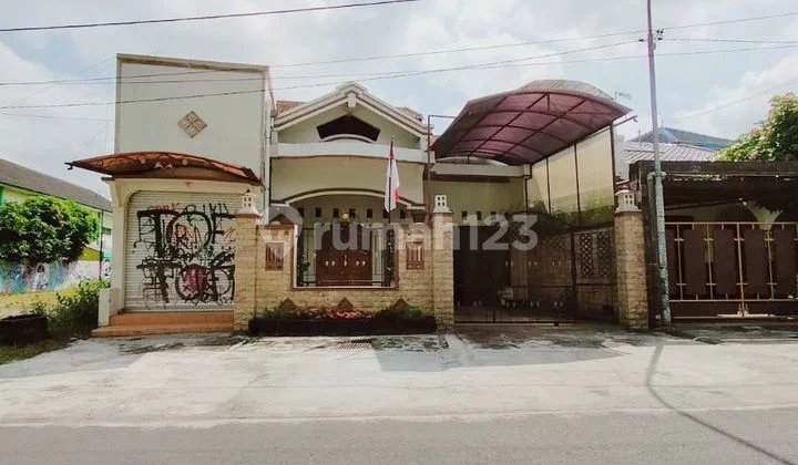 Rumah Cantik Istimewa 2 Lantai Tengah Kota Yogyakarta