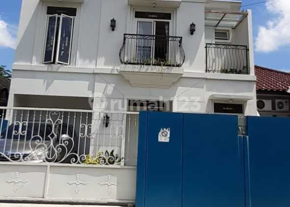 Rumah Cantik dan Bagus, 2 Lantai Dalam Cluster