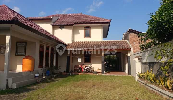 Rumah Cantik 2 Lantai, Tanah Super Luas, Berkonsep Villa