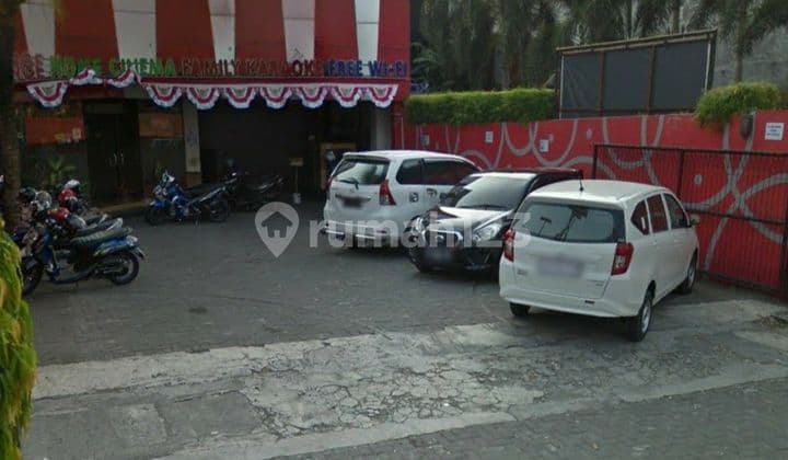 Ruang Usaha Lokasi Strategis Dekat Kampus, Parkir Luas, di Depok Sleman.