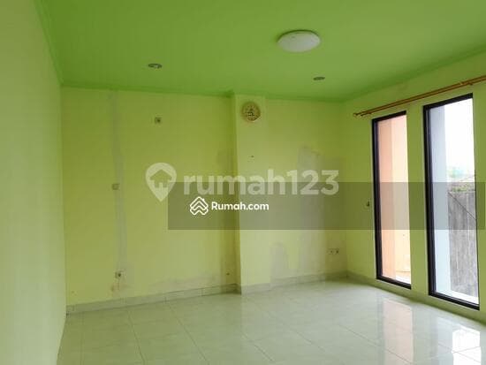 Ruko 3,5 Lantai Bagus Lokasi Di Tengah Kota Yogyakarta Kawasan Pertokoan | Dekat Ugm | Akses Jalan Utama | Strategis | Gondokusuman Terban