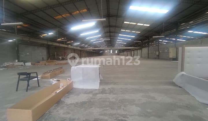 Gudang Bagus Harga Murah Siap Pakai Parkir Luas Akses Tronton Masuk Lancar