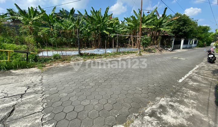 Tanah Dekat Kampus Ugm Di Jalan Kaliurang Km 7 Lokasi Strategis