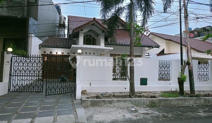rumah bagus siap huni. Di daerah elit kebayoran baru Jakarta selatan