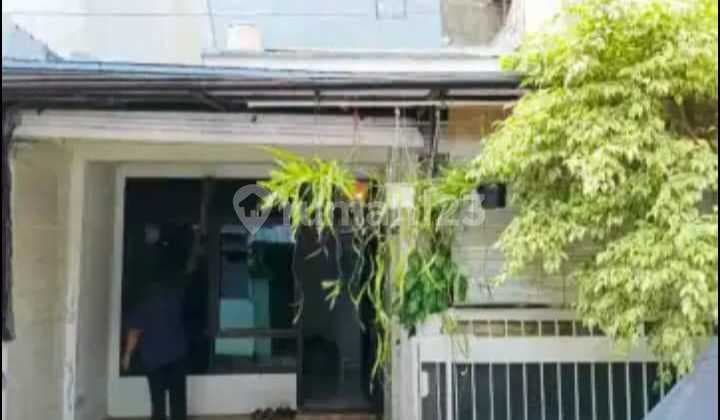 rumah bagus siap huni di dalam kompleks kebon jeruk jakarta barat