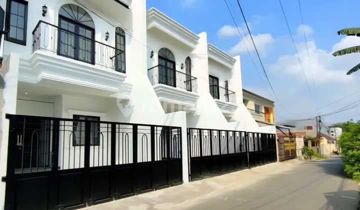 Rumah American Style di Cipinang, Jatinegara Jakarta Timur