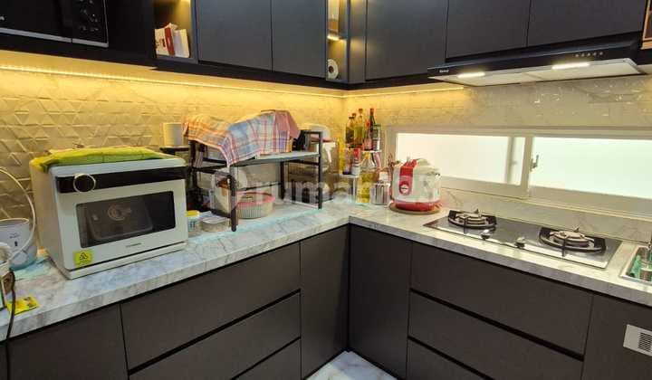 Rumah Hook 2 Lantai di Kencana Loka, BSD (Sudah Renovasi)