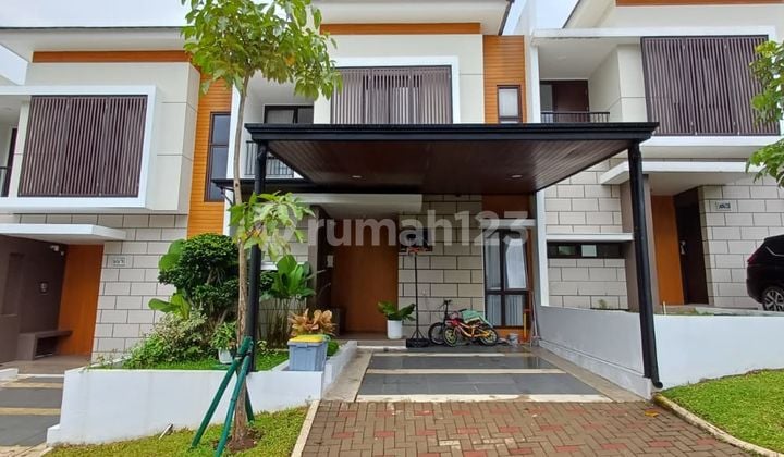 Rumah dengan kolam renang Citra Sentul Raya