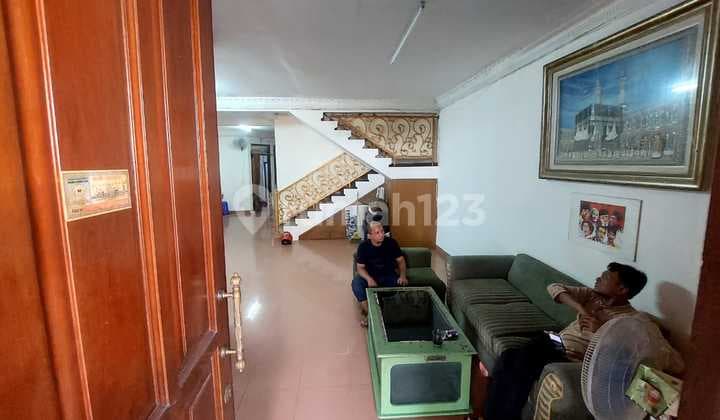 For Sale! 2-Story House with SHM Certificate in North Kota Bambu – Strategic Location in West Jakarta