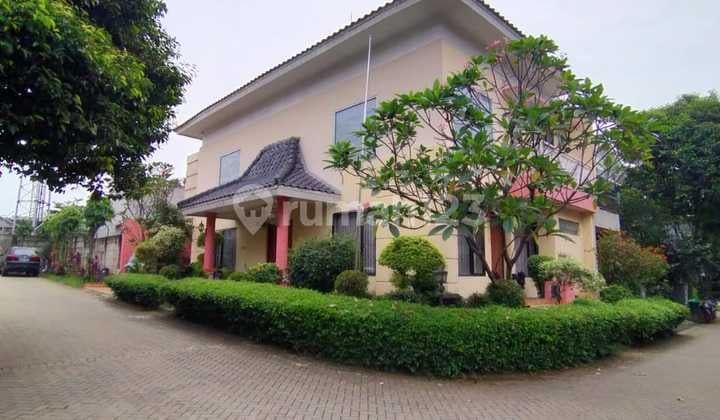 Dijual Cepat Rumah 2 LT Hook di Bintaro Sektor 9 - Lingkungan Terawat, Tenang, Aman & Nyaman