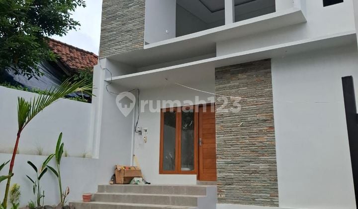 New House One Gate Near Living World North Denpasar