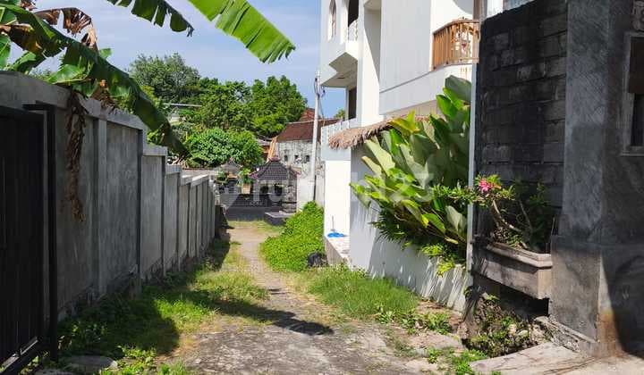 Strategic Land with Pocket Shape in Kerobokan Badung Area