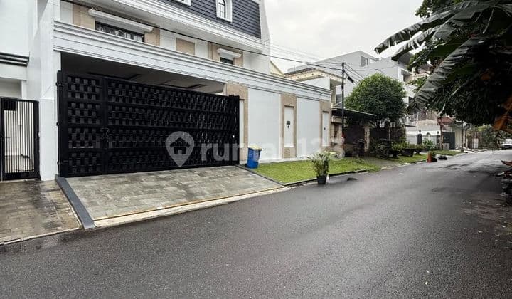 Fully Furnished Luxury American Classic With Rooftop Pondok Indah