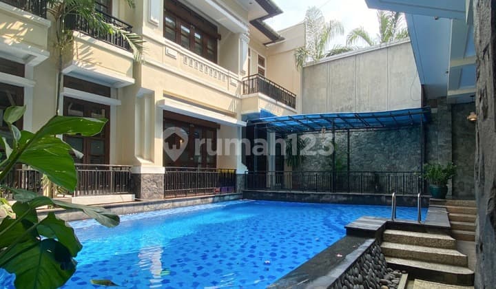 Rumah Mewah Lokasi Wah Menteng Jakarta Pusat