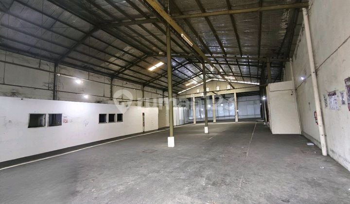Good Warehouse for Sale Ready to Use in Kedungmundu, Semarang