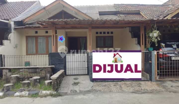 Ready-to-occupy minimalist house in Bumi Anggrek, Bekasi